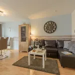 Fewo Lebensart - In Bester Lage, Mit Tg Und Balkon * Baabe