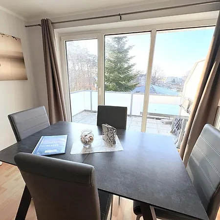 Fewo Lebensart - In Bester Lage, Mit Tg Und Balkon Baabe