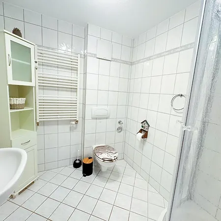 Apartman Fewo Lebensart - In Bester Lage, Mit Tg Und Balkon Baabe